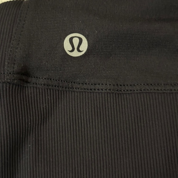 NEW Lululemon Athletica Women’s Black Long Sleeve Zip Up Jacket Size 8 - Picture 3 of 3